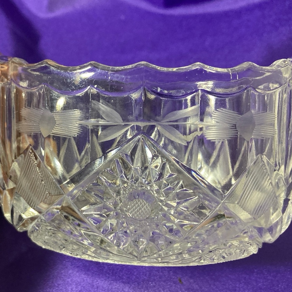 Vintage Elegant Clear Glass Sugar Bowl - Picture 2 of 4
